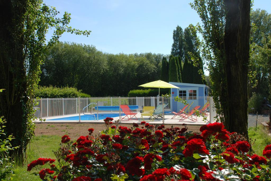 Camping Les Tournesols Sillé-le-Guillaume Exteriör bild