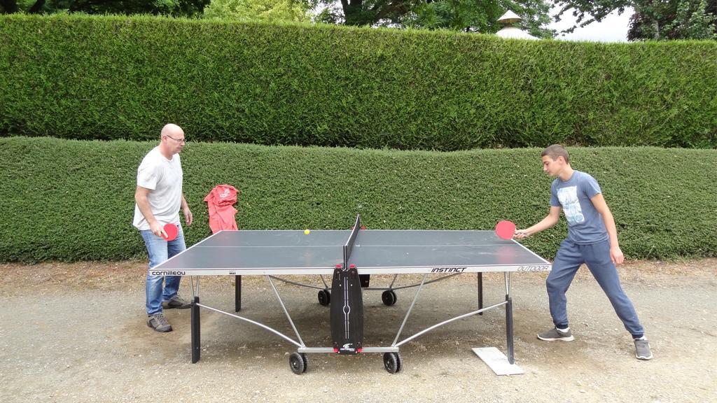 Camping Les Tournesols Sillé-le-Guillaume Exteriör bild