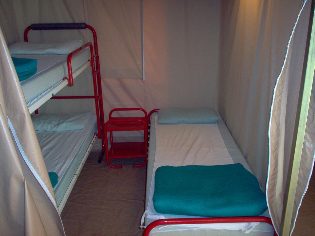 Camping Les Tournesols Sillé-le-Guillaume Exteriör bild
