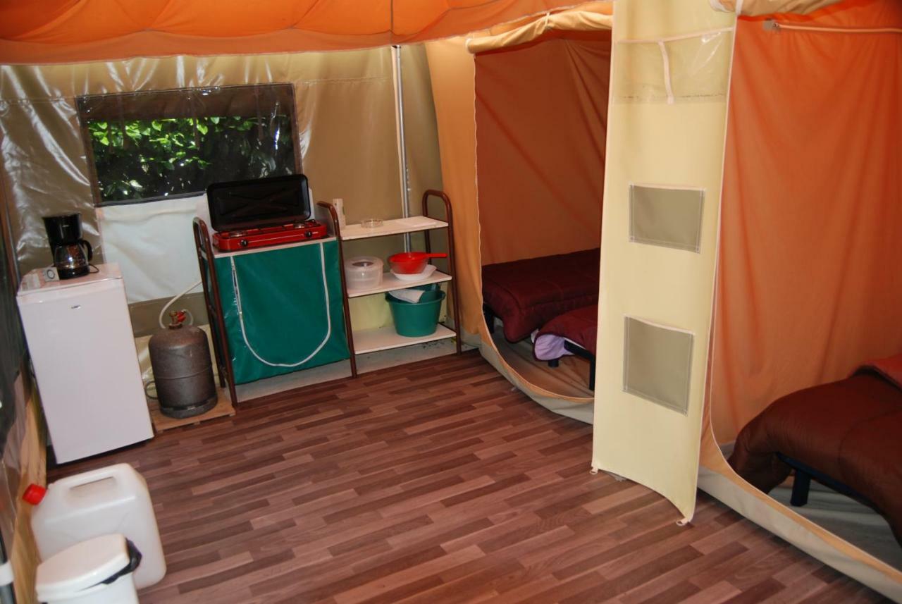Camping Les Tournesols Sillé-le-Guillaume Exteriör bild