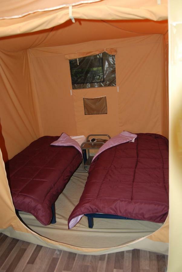 Camping Les Tournesols Sillé-le-Guillaume Exteriör bild